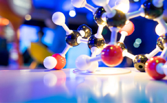 李克強：通過發(fā)展“互聯(lián)網(wǎng)+醫(yī)療”、醫(yī)聯(lián)體等 將優(yōu)質(zhì)醫(yī)療資源下沉