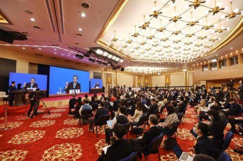 李克強：今年政府支出更多向民生領(lǐng)域傾斜，特別是義務(wù)教育和基本醫療